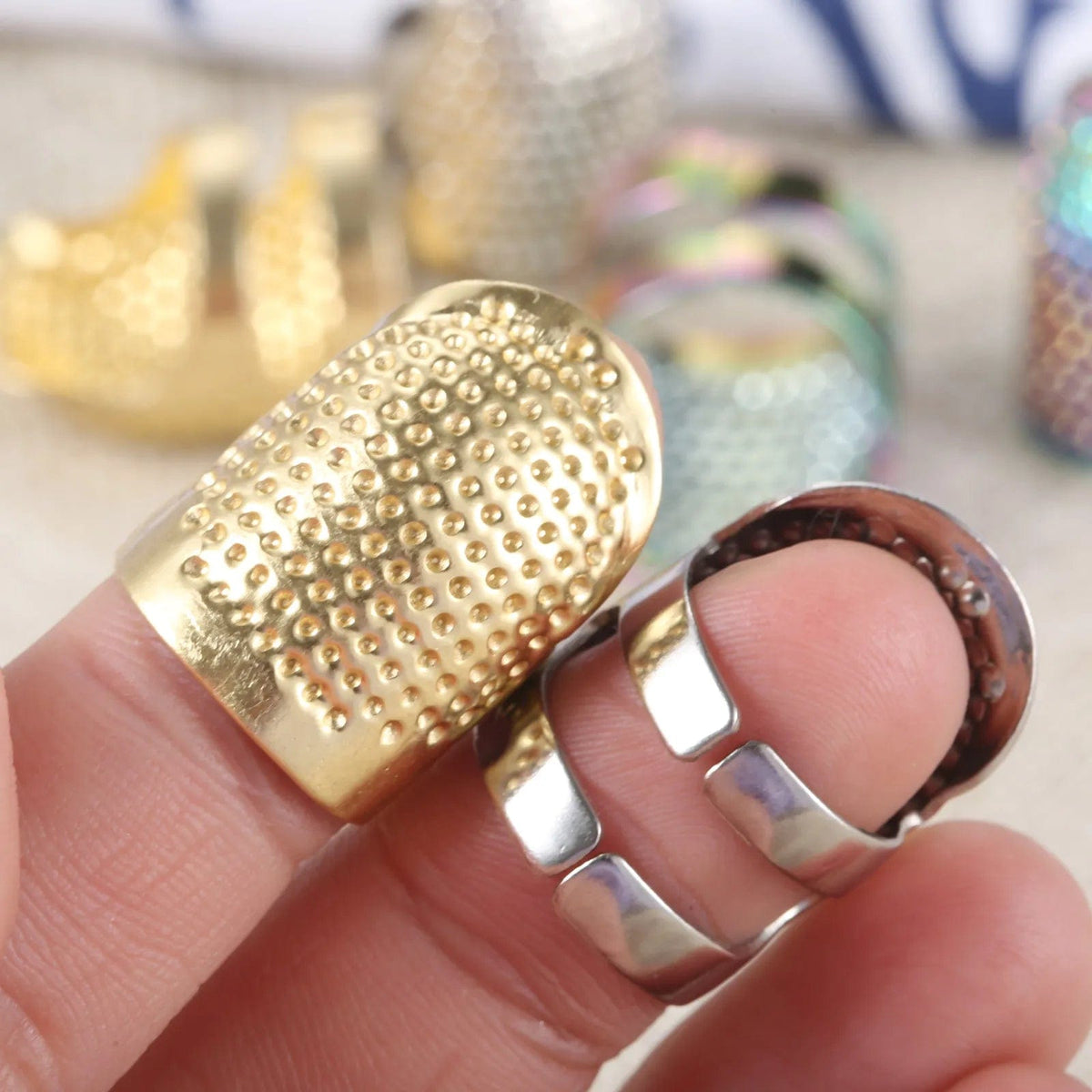 3 Pairs Leather Finger Protector Needle Felting Knitting Finger Thimble Guards Tools For Hand Craft Sewing Needlework Handmaking(Random Color