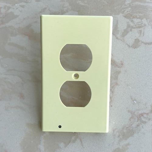 SearchFindOrder Round-Yellow Outlet Wall Plate with LED Night Lights