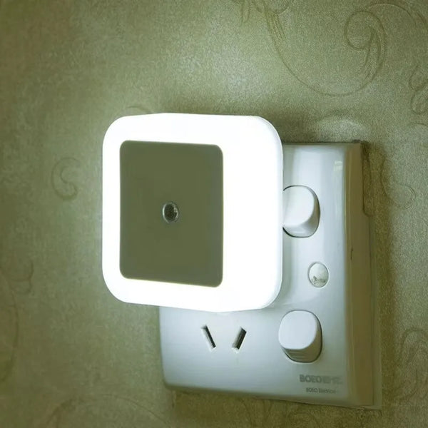 Wireless LED Night Light with Automatic Dusk-to-Dawn Sensor