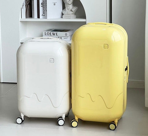 SearchFindOrder Ultimate Stylish Lightweight Travel Suitcase with Charging Port and Cup Holder